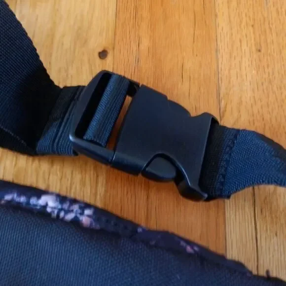 Reebok Rylan Quilted Fanny Pack tie dye back pink - Picture 5 of 6